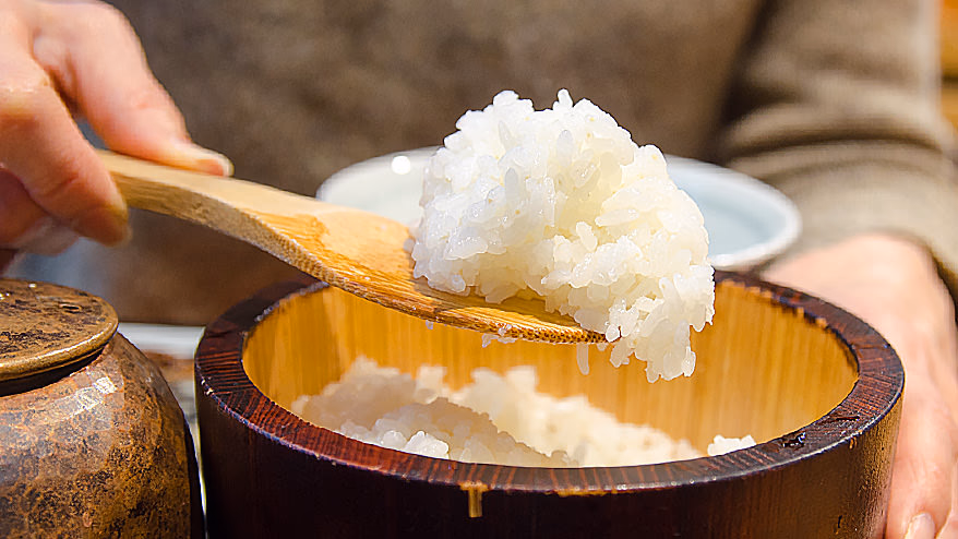 Go to the rice fields,<br> Enjoy delicious rice.