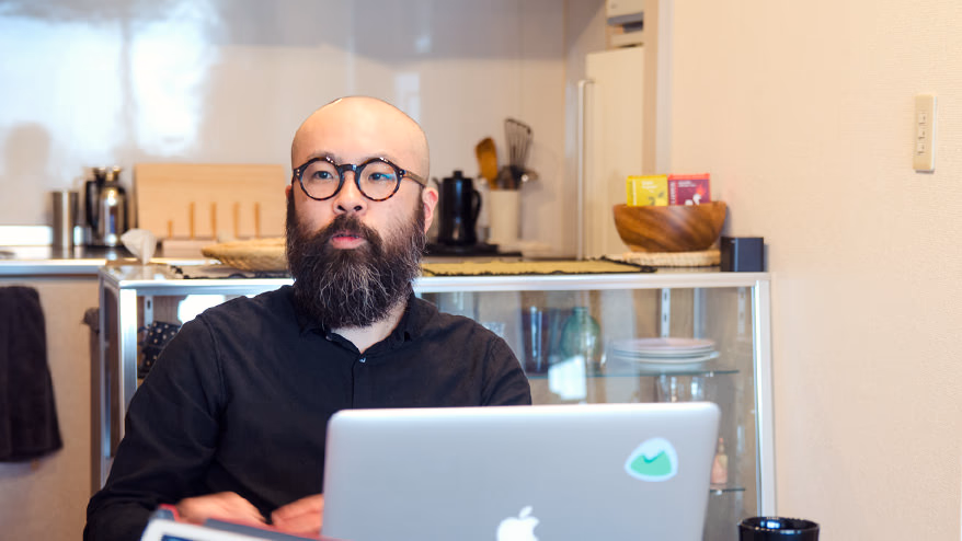 More than family, but less than friends?<br> Tsuyoshi Ishibashi, the designer and craftsman