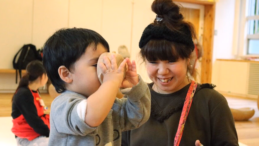 Work, child-rearing, international marriage.<br> New ways of living and working.<br> <span>- Katori Reimi's work and life -</span>