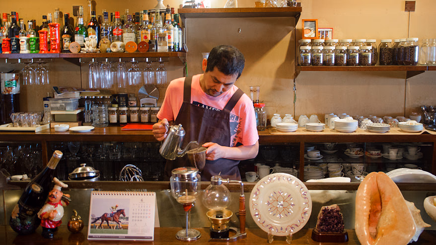 A treat only available to those who make it up the stairs.<br> Choose from a range of blended coffees from super strong to weak<br> <span>-Sangubashi Crevice-</span>
