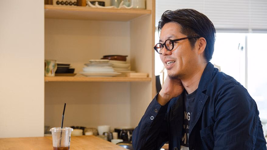 A lot of people think they choose their jobs, but I think a job is something that is chosen by the job.<br> <span>Interview with Shuichiro Sakaguchi - Part 2 -</span>