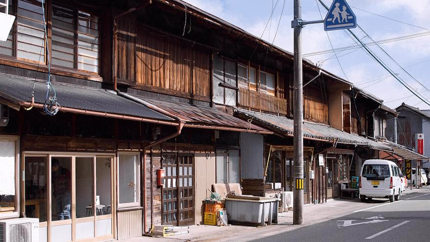 Kamiyama Satellite Office<br> Operations began in January.