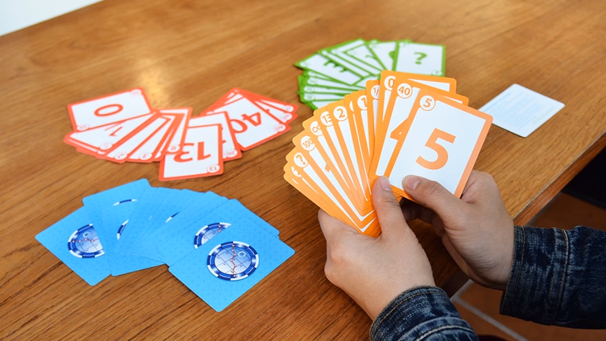 Estimate labor hours like a game!<br> I tried using Planning Poker