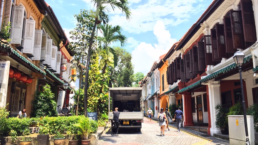 A glimpse of culture and people's lives through architecture and streetscapes