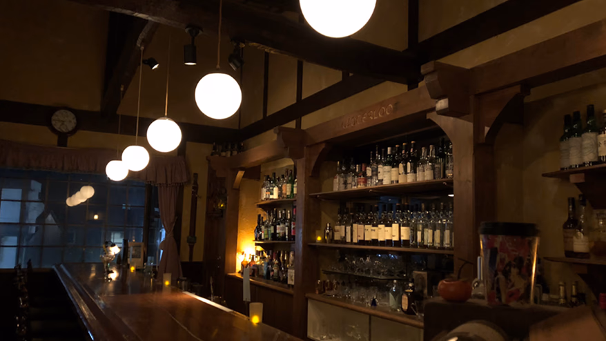 Enjoy a fruit cocktail at the bar under the full moon<br> <span>- Hometown Bar Matsumoto Edition -</span>