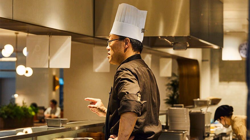 Cooking is a part of everyday life. The company cafeteria serves peaceful, safe meals. An interview with Naoki Iino, Executive Chef at MONOSUS Food Research Institute (Part 2)