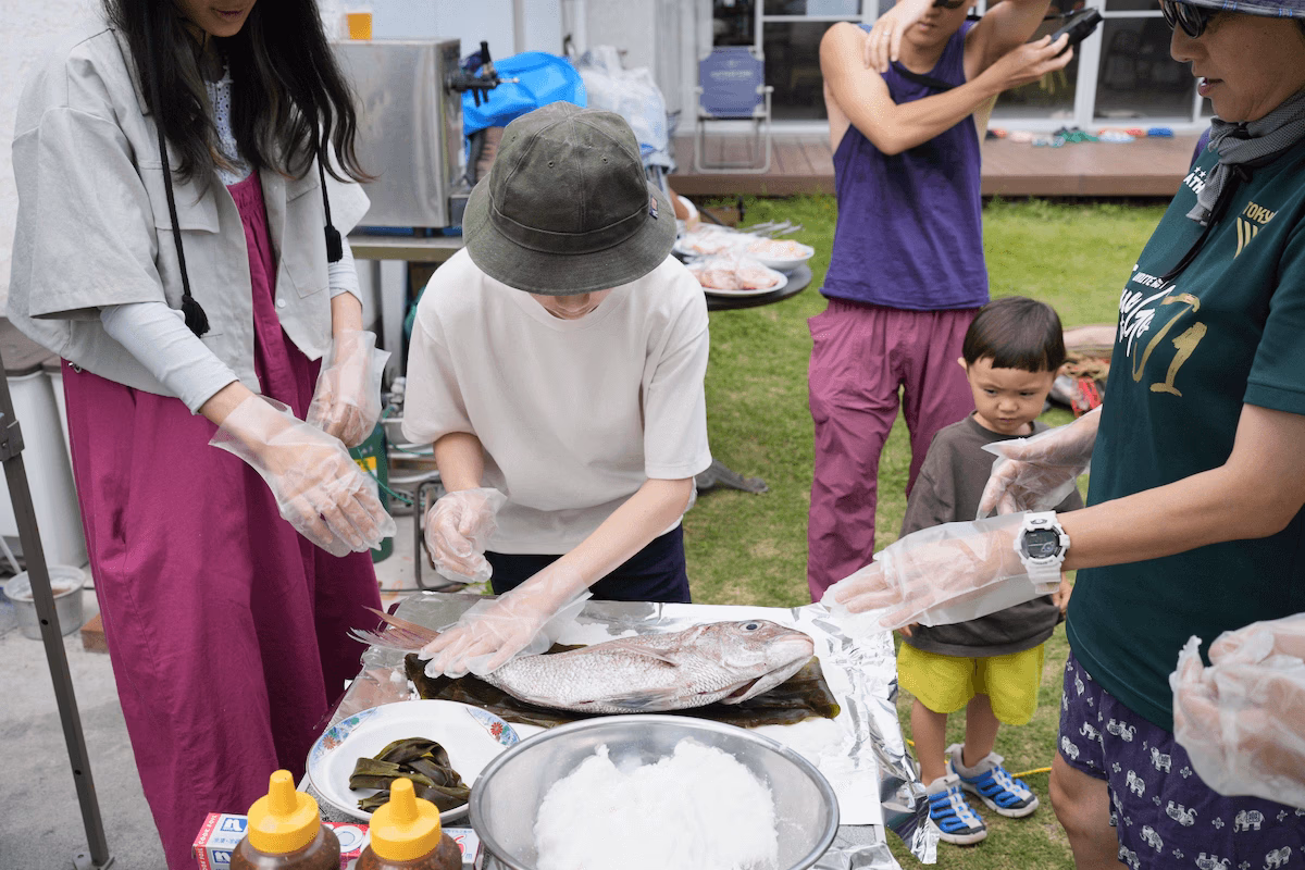 Making Shiogama-yaki