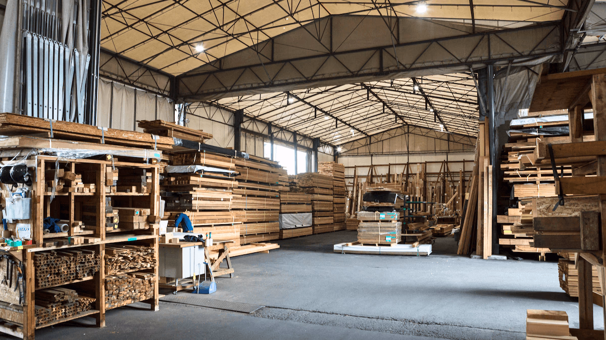 Finally, we became a lumber store specializing in unused materials.